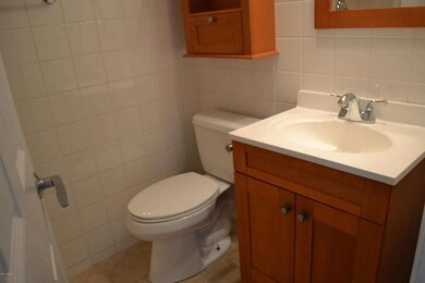 First floor bathroom_photo 1