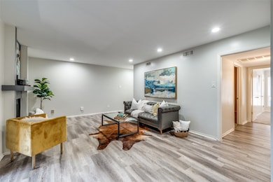 5130 Amesbury Dr unit 103, Dallas, TX 75206 - photo 2