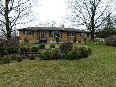 22 Drawbridge Dr, Albany, NY 12203 - photo 2