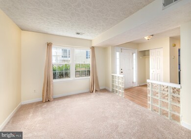 14016A Grumble Jones Ct, Centreville, VA 20121 - photo 4