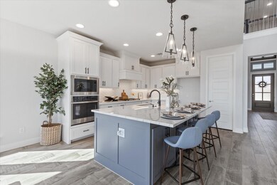 Beautiful FULLY UPGRADED open concept kitchen!
