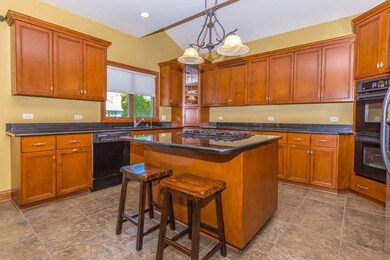 307 White Pines Ln, Oswego, IL 60543 - photo 5