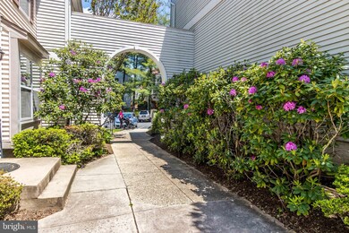 5882 Bridgetown Ct unit 45, Burke, VA 22015 - photo 3