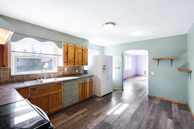 800 W 3rd St, Newport, WA 99156 - photo 5