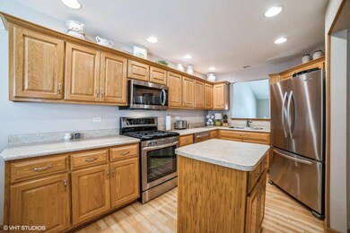 864 Blue Jay Way, Dyer, IN 46311 - photo 2