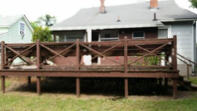 549 NE Market St, Reidsville, NC 27320 - photo 2