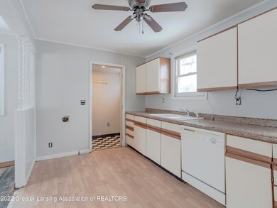541_E_Howe_Ave_016-HDR
