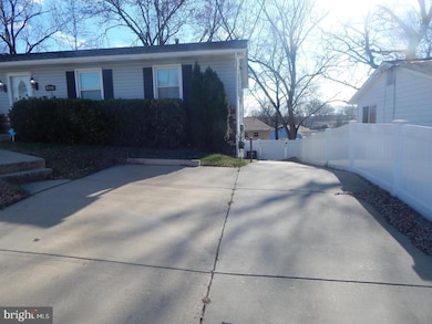 6901 Hastings Dr, Capitol Heights, MD 20743 - photo 2