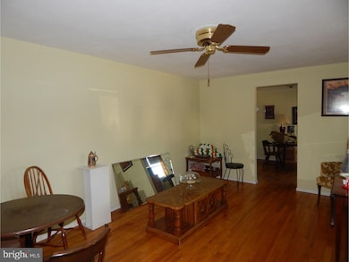 45 Wolf Dr, Trenton, NJ 08610 - photo 2