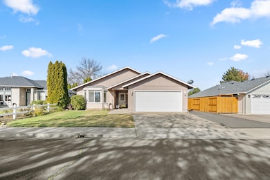 1025 Fairfield Ave, Central Point, OR 97502 - photo 2