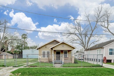 1005 Winston St, Houston, TX 77009 - photo 4