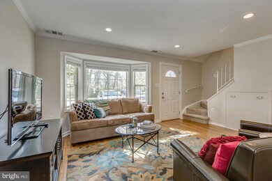 9810 Oakdale Woods Ct, Vienna, VA 22181 - photo 4