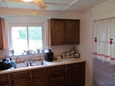 3 Sixth St, Corinth Tov, NY 12822 - photo 5