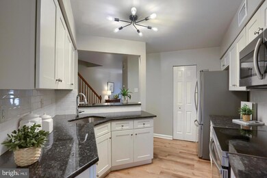 1102 Coventry Pointe Ln, Pottstown, PA 19465 - photo 5