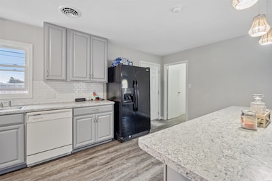 1807 W Wenlock Dr, Marion, IN 46952 - photo 7