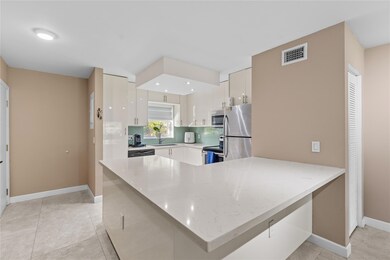 8511 Old Country Manor unit 408, Davie, FL 33328 - photo 5