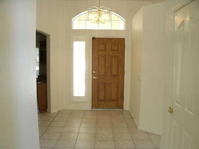 Entry with large tile