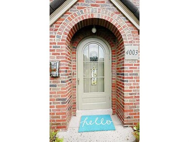Entry/Foyer.
