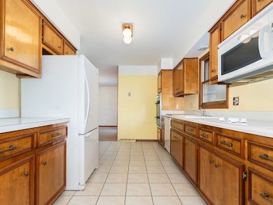 7721 Stevens St, Darien, IL 60561 - photo 6