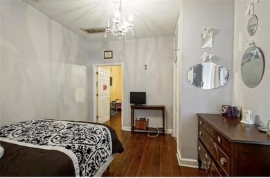 5450 Burgundy St, New Orleans, LA 70117 - photo 4