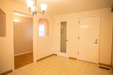 734 Hemlock Ct, Central Point, OR 97502 - photo 4