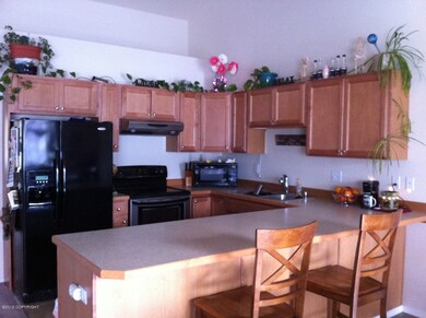 Kitchen with Breakfast Bar