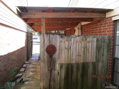 lots of covered area for entertainment and private