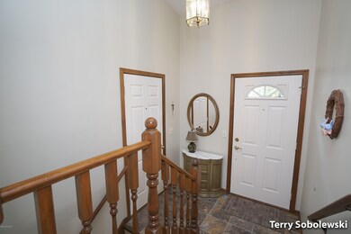 2165 Edington Dr SE, Kentwood, MI 49508-