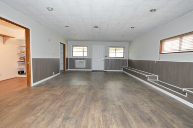 Back apartment family room