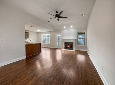 1224 Meachem Dr, Clarksville, TN 37042 - photo 2