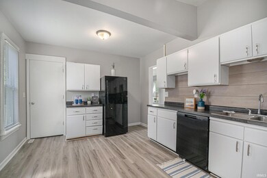 911 S Laurel St, Mishawaka, IN 46544 - photo 7