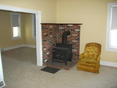 460 New St, Freemansburg, PA 18017 - photo 2