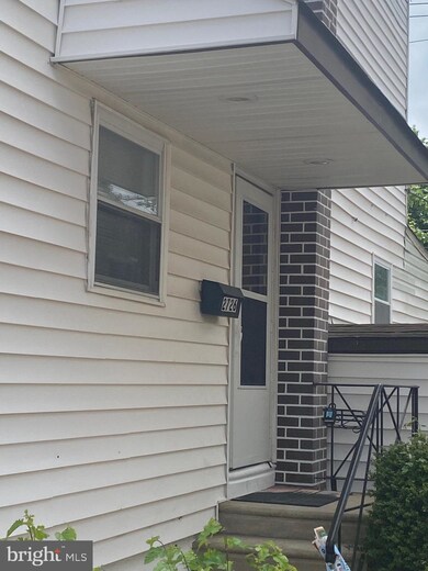 2726 Maxwell St, Philadelphia, PA 19136 - photo 4