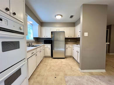 12819 Claygate Dr, Houston, TX 77047 - photo 5