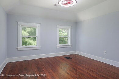 15 Memorial Pkwy unit Upper unit, Atlantic Highlands, NJ 07716 - photo 6