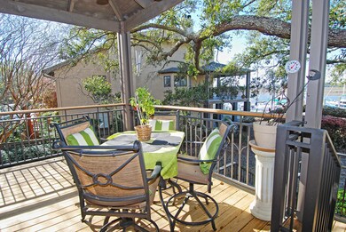 MLS_DSC_0214_porch2