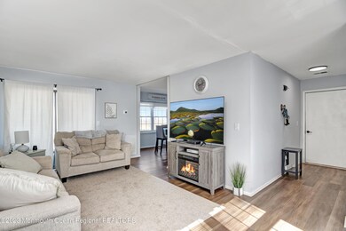 07-Living Room