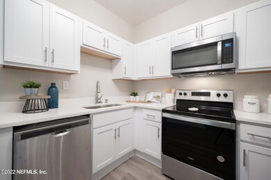 4621 Wheeler Ave, Jacksonville, FL 32210 - photo 7