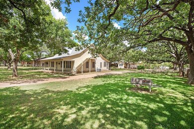 1203 N Adams St, Fredericksburg, TX 78624 - photo 4