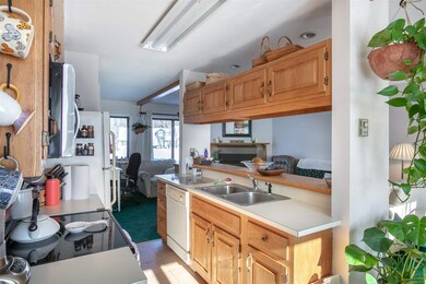 111 Lakeland Dr unit 5C, Hartford, VT 05001 - photo 4