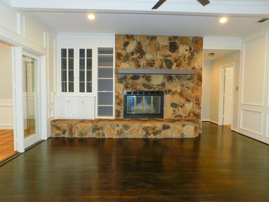 1112 Abbots Ln, Denton, TX 76205 - photo 5