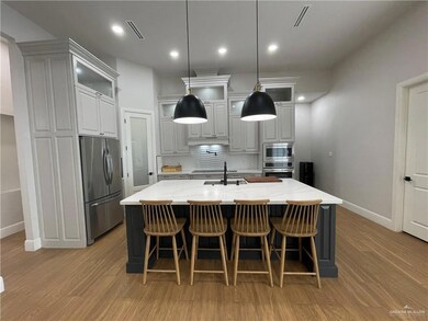 806 Dove St, Alamo, TX 78516 - photo 6