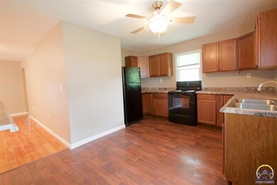 1819 SW 36th St, Topeka, KS 66611 - photo 3