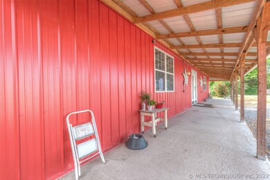 113 S Wilder St, Chouteau, OK 74337 - photo 4