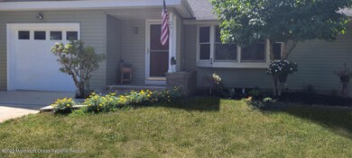 27 Hilltop Front close up