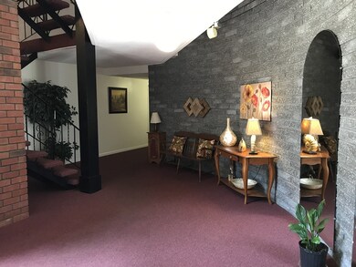 49 Windsor Dr unit 306, Holliston, MA 01746 - photo 2