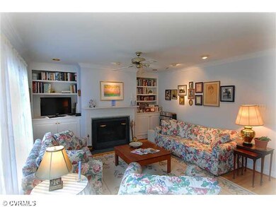 Den/Family/Great Room - Family Room with Gas Firep