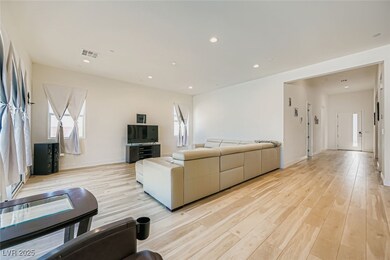 5714 Kings Bluff Ave, Las Vegas, NV 89131 - photo 5