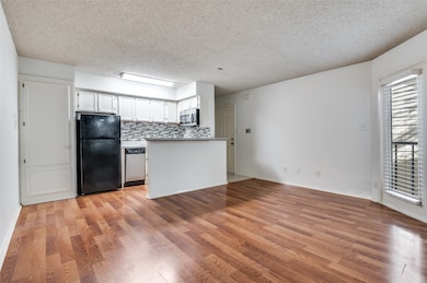 2311 Basil Dr unit C304, Arlington, TX 76006 - photo 4