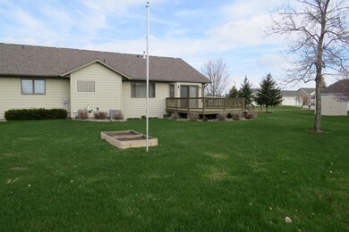 1504 Evergreen Heights Dr NW, Jamestown, ND 58401 - photo 6